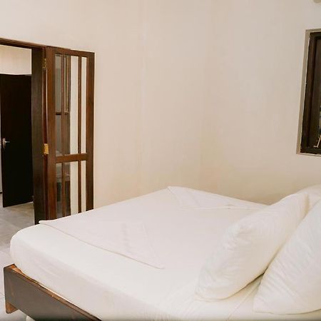 Romantic Garden Hotel Негомбо Екстериор снимка