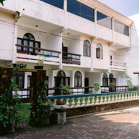 Romantic Garden Hotel Негомбо Екстериор снимка