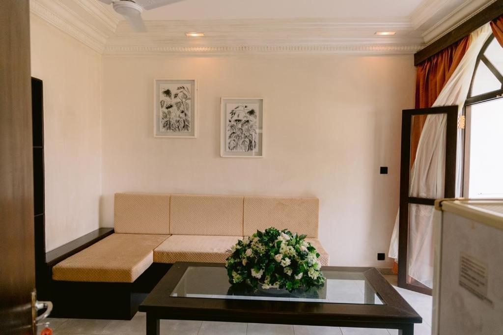 Romantic Garden Hotel Негомбо Екстериор снимка