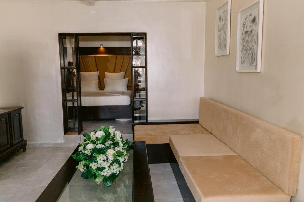 Romantic Garden Hotel Негомбо Екстериор снимка
