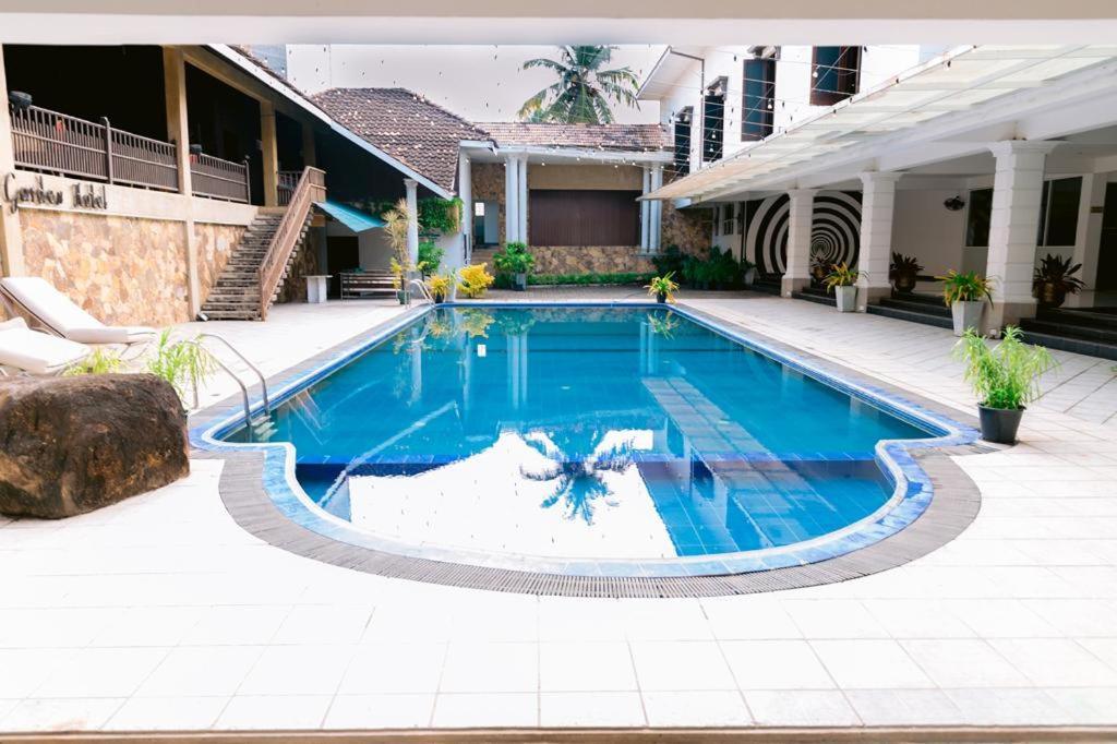 Romantic Garden Hotel Негомбо Екстериор снимка
