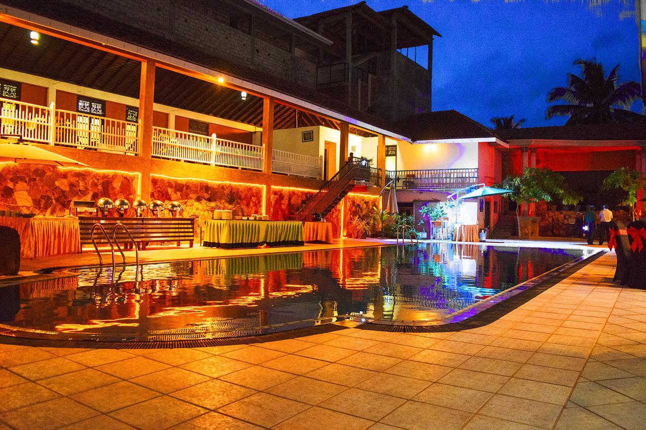 Romantic Garden Hotel Негомбо Екстериор снимка