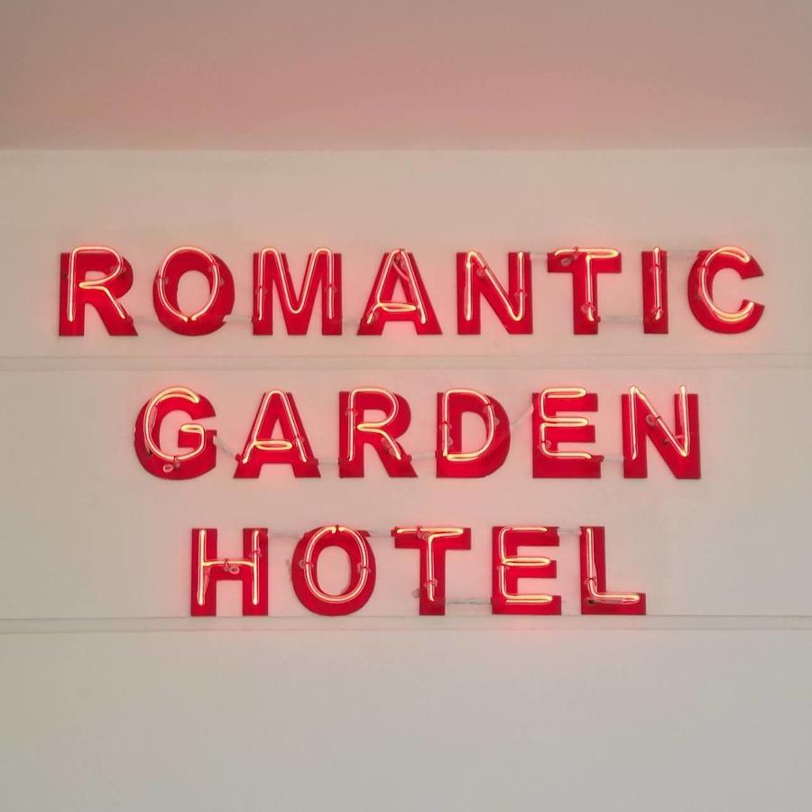 Romantic Garden Hotel Негомбо Екстериор снимка