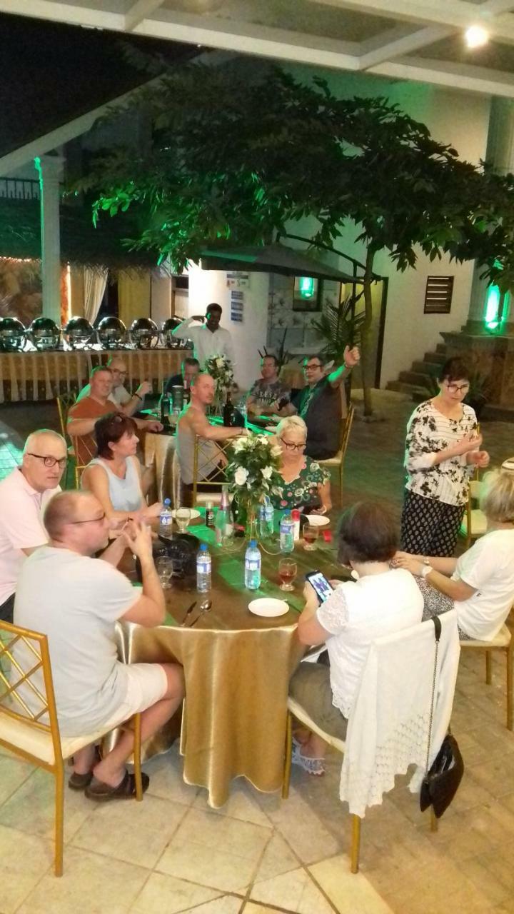 Romantic Garden Hotel Негомбо Екстериор снимка